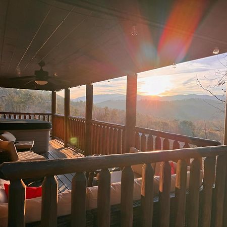 Smoky Paws - Exceptional Cabin, Stunning Mountain Views, Hot Tub, Tranquil, Gigabit Internet, Free L2 Ev Пиджен Фордж Екстериор снимка
