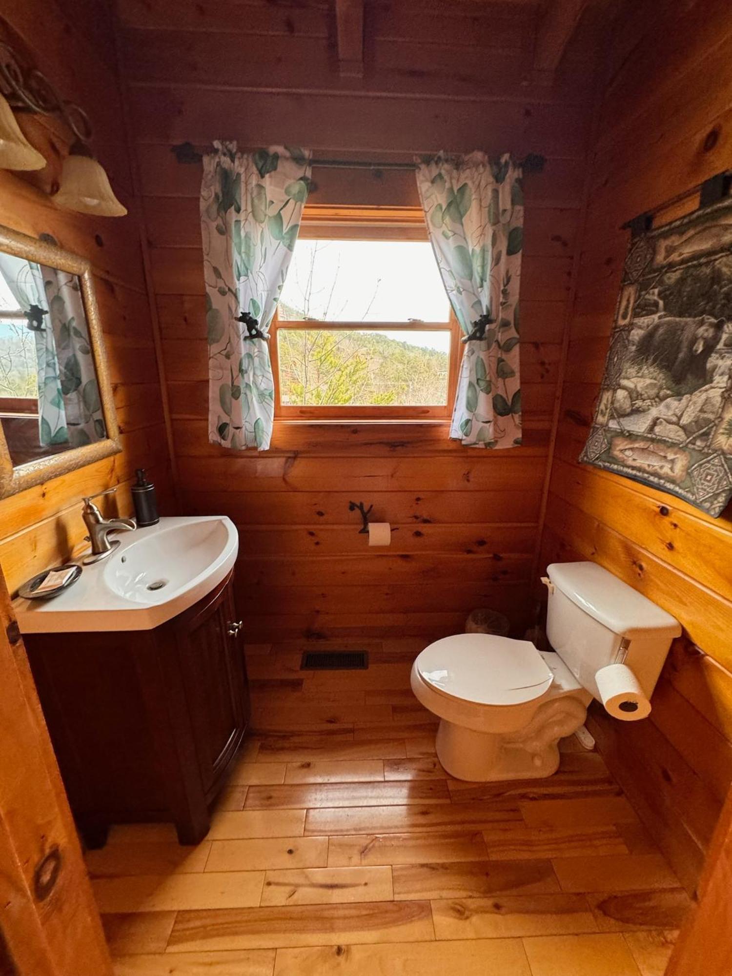 Smoky Paws - Exceptional Cabin, Stunning Mountain Views, Hot Tub, Tranquil, Gigabit Internet, Free L2 Ev Пиджен Фордж Екстериор снимка
