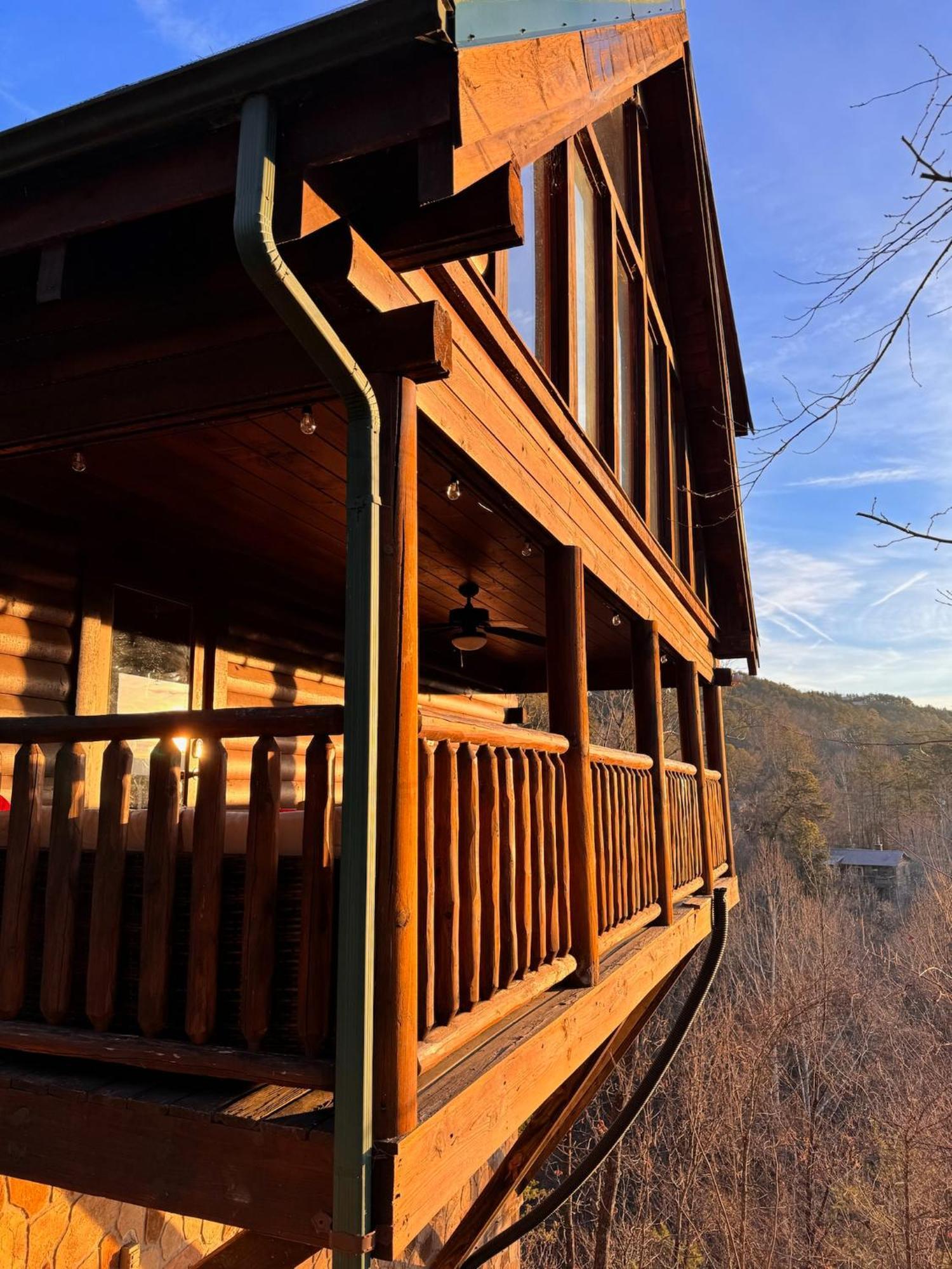 Smoky Paws - Exceptional Cabin, Stunning Mountain Views, Hot Tub, Tranquil, Gigabit Internet, Free L2 Ev Пиджен Фордж Екстериор снимка