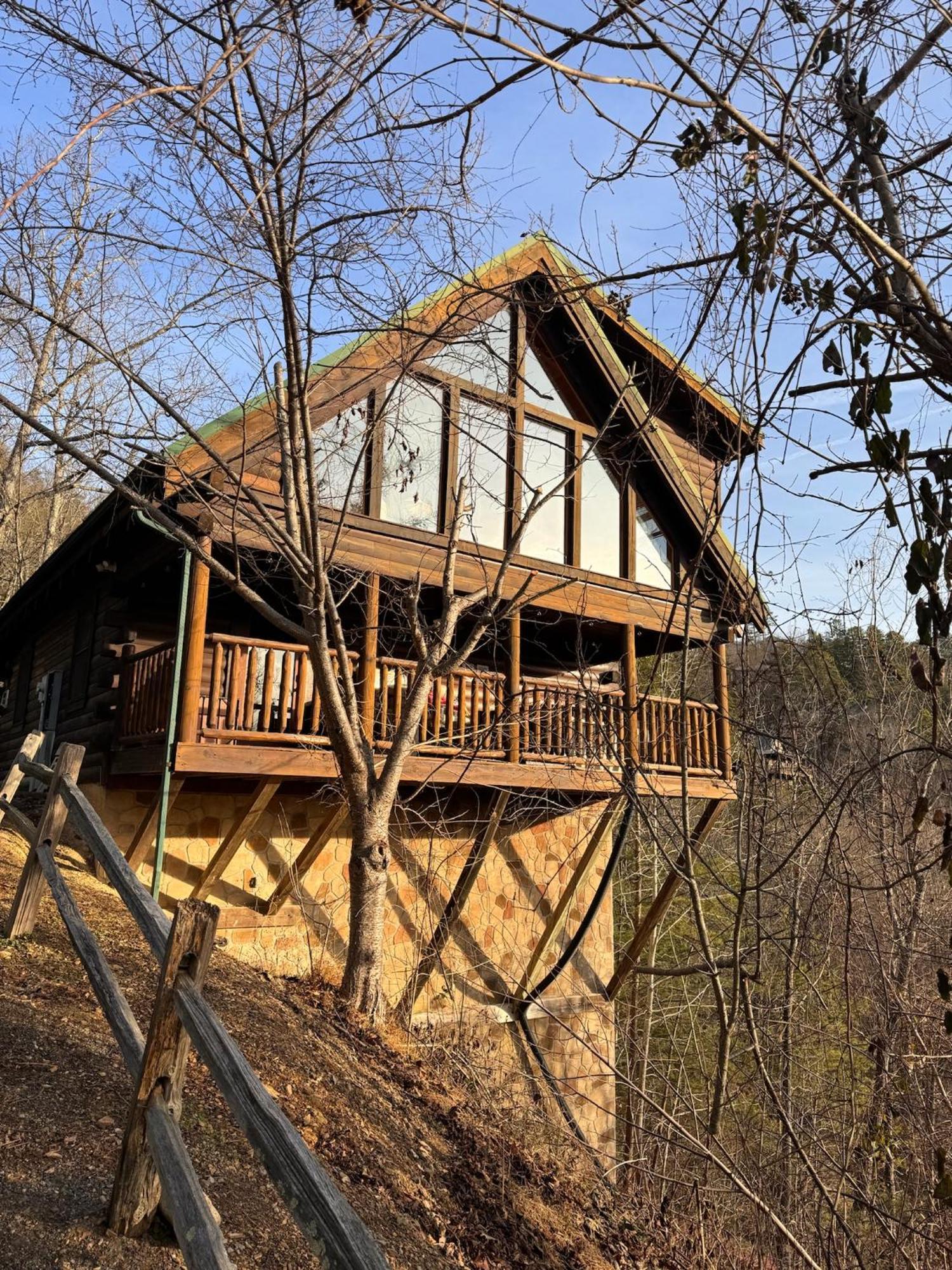 Smoky Paws - Exceptional Cabin, Stunning Mountain Views, Hot Tub, Tranquil, Gigabit Internet, Free L2 Ev Пиджен Фордж Екстериор снимка
